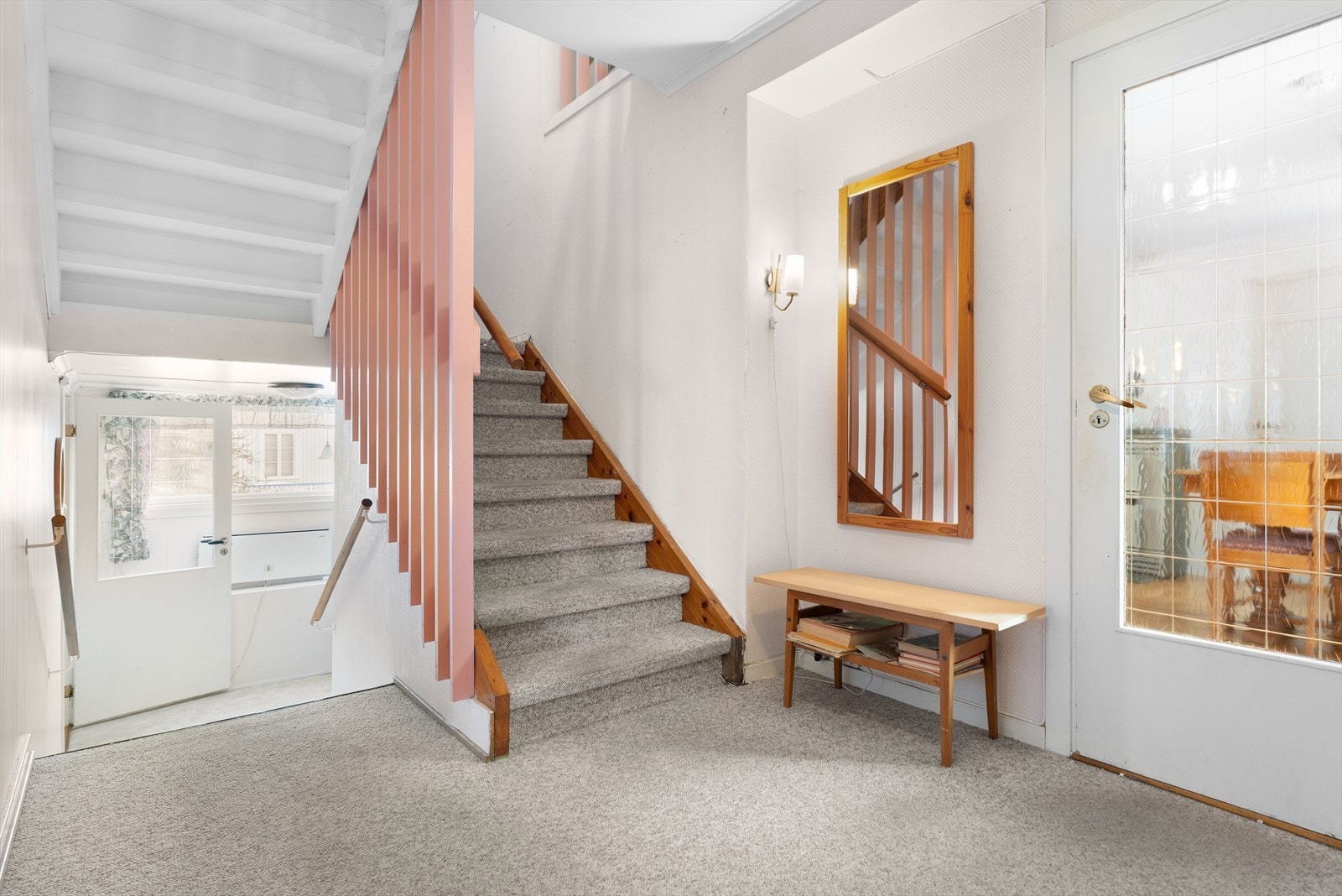 Mellomgang/hall. Galleribilde