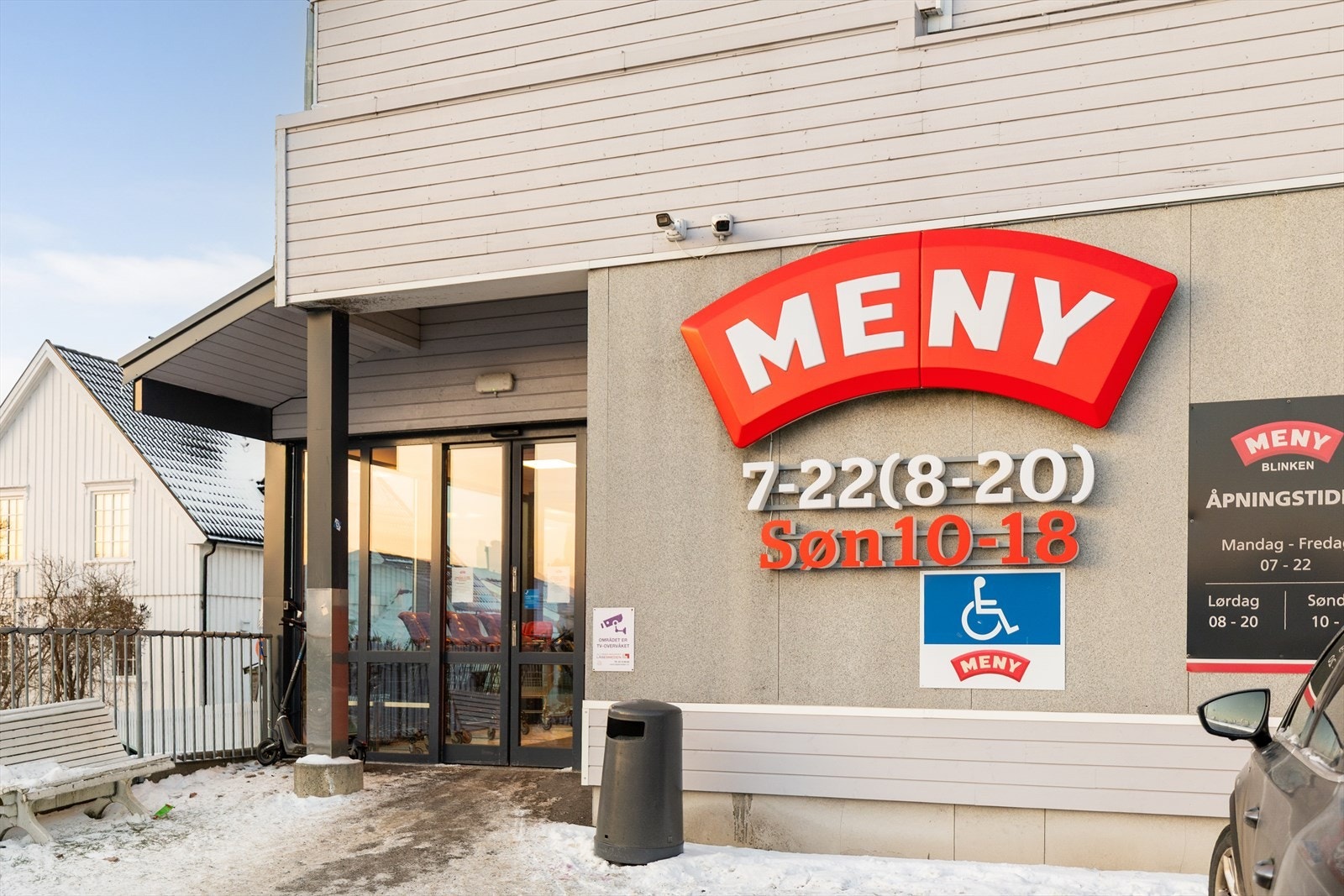 Meny på Gloppe er nærmeste matbutikk. Galleribilde