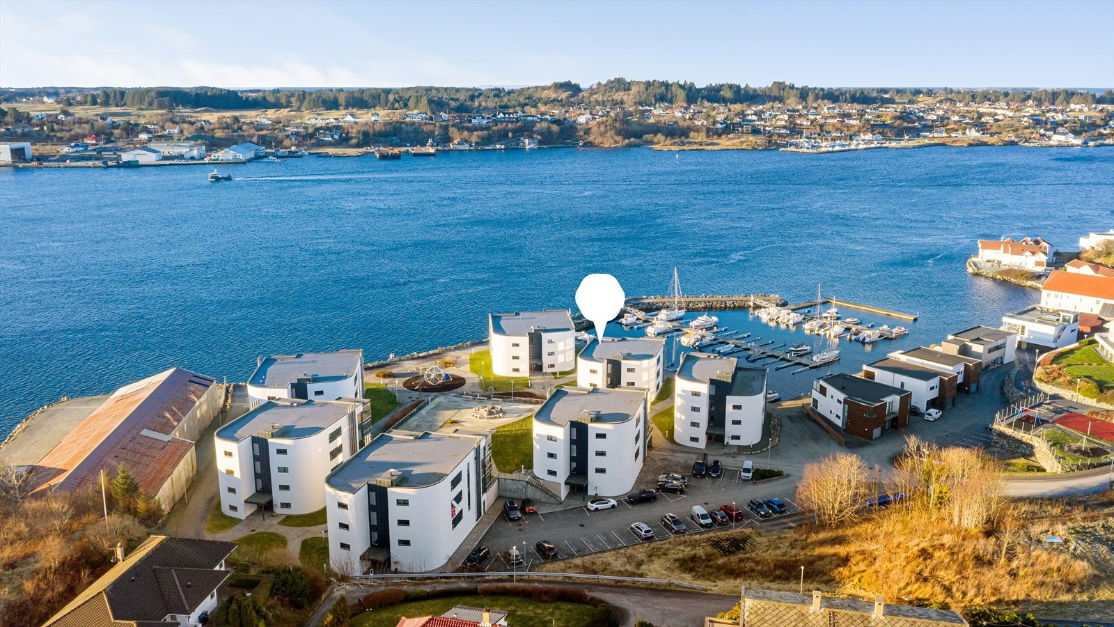 Leiligheten er omkranset av flotte og meget gjennomførte fellesområder. Galleribilde