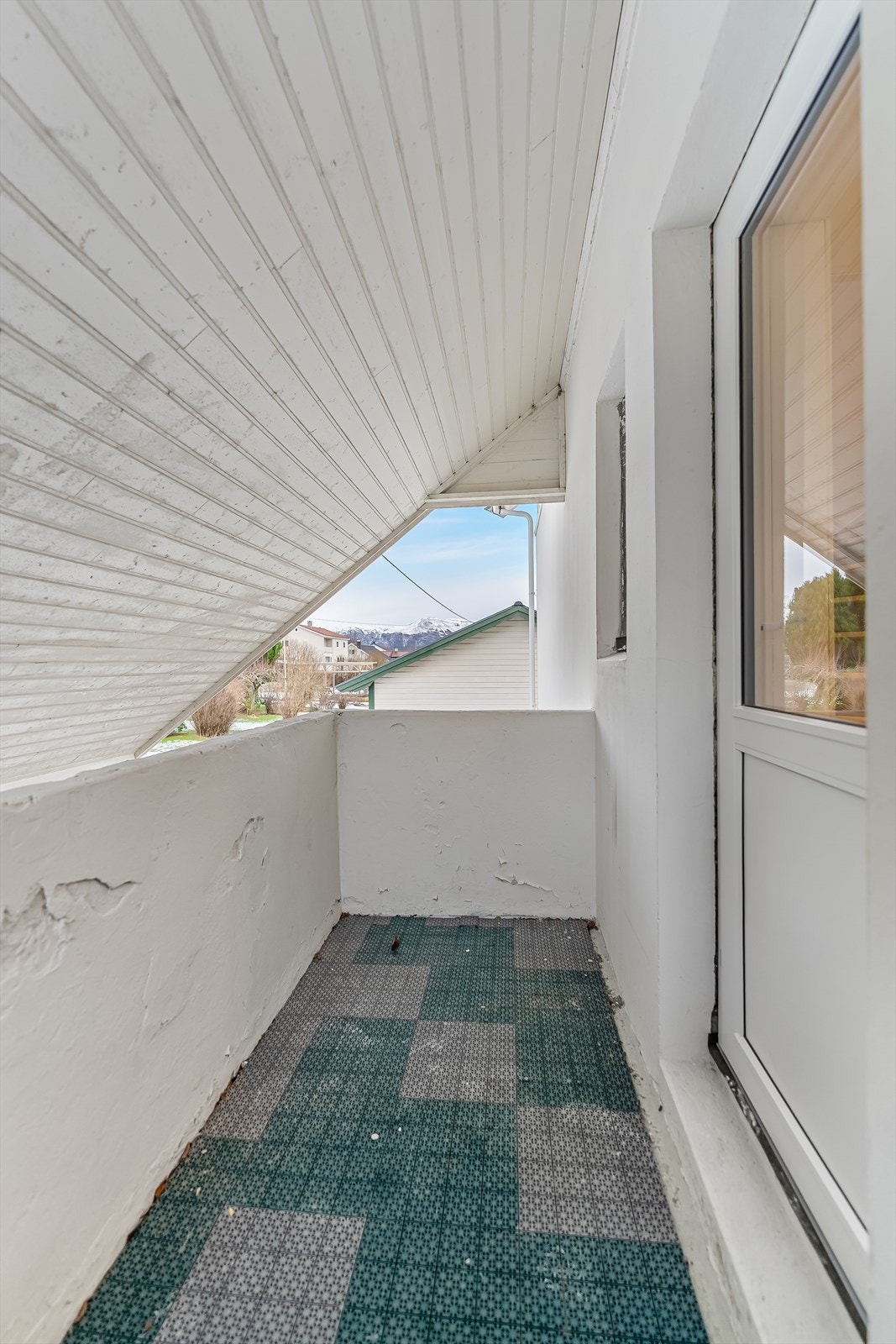 Balkong over entre. Galleribilde