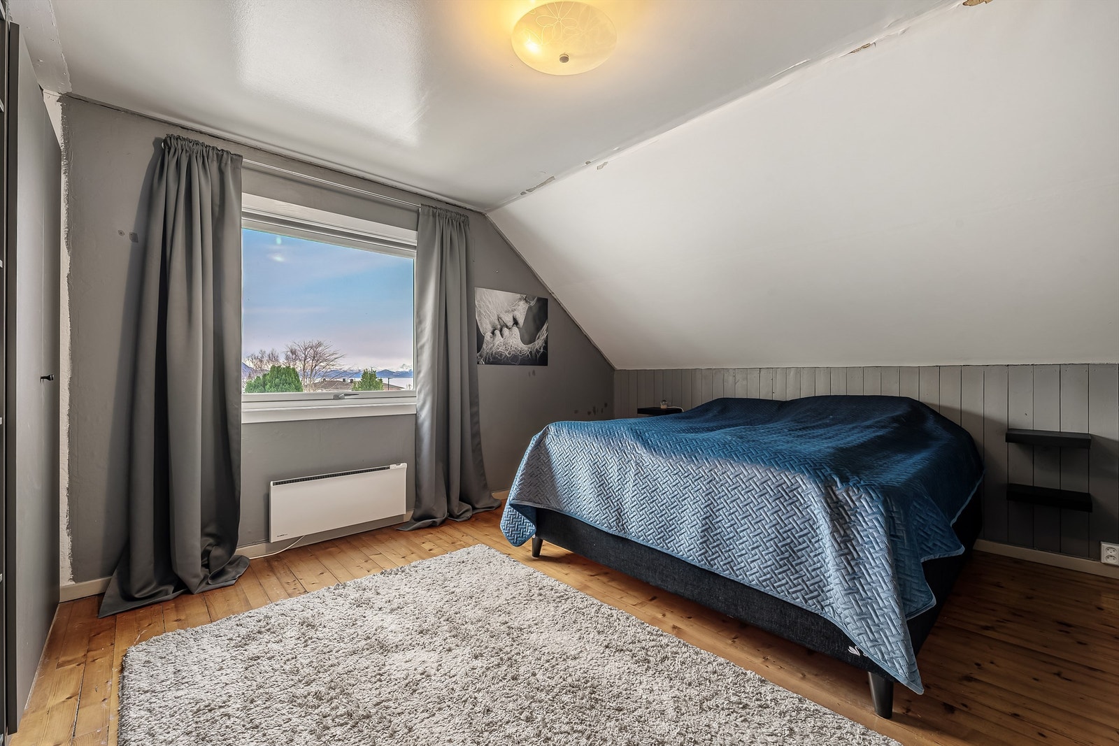 Boligen har 3 romslige soverom i 3. etasje. Galleribilde