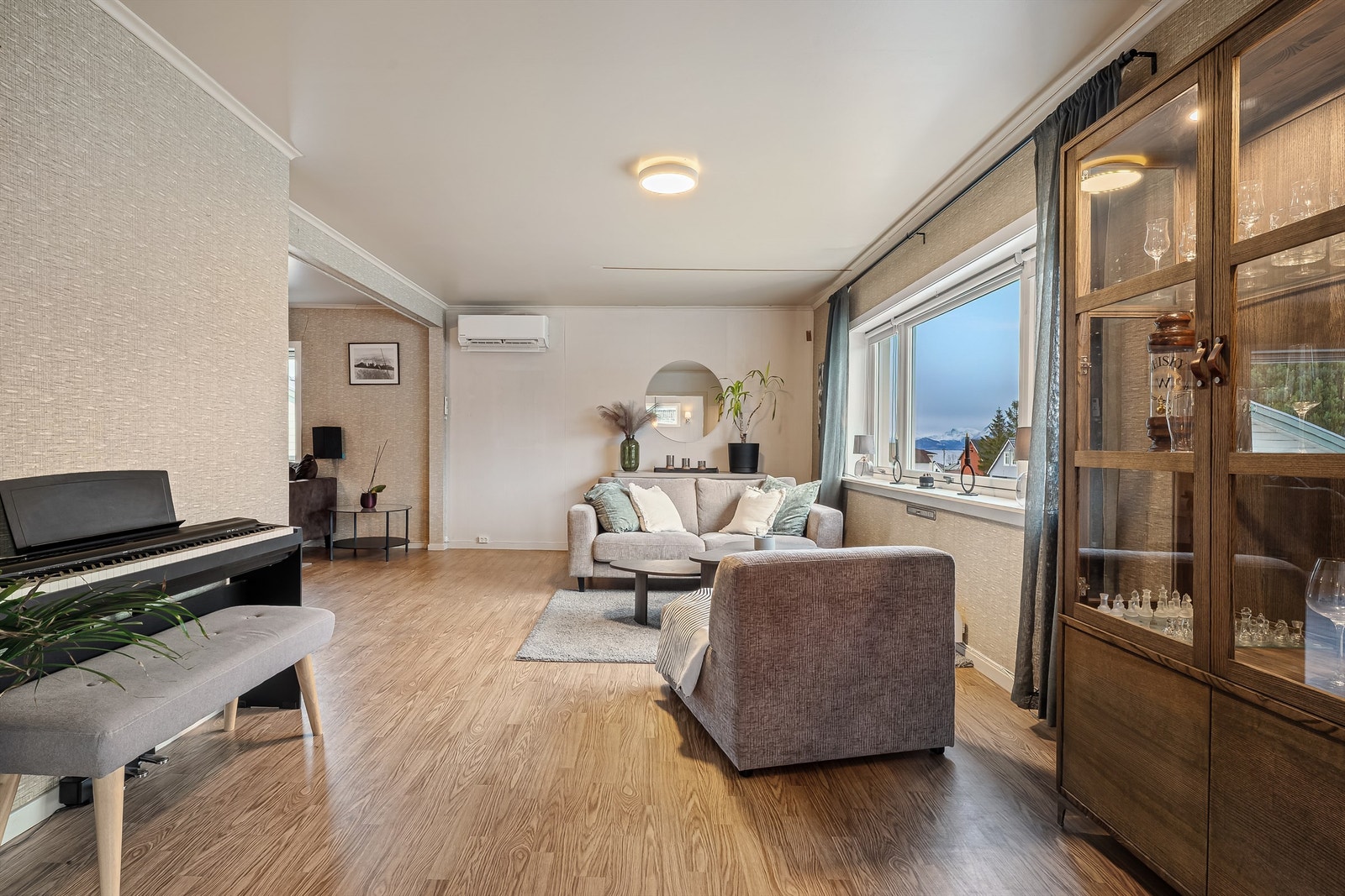 Varmepumpe plassert i stuen. Galleribilde