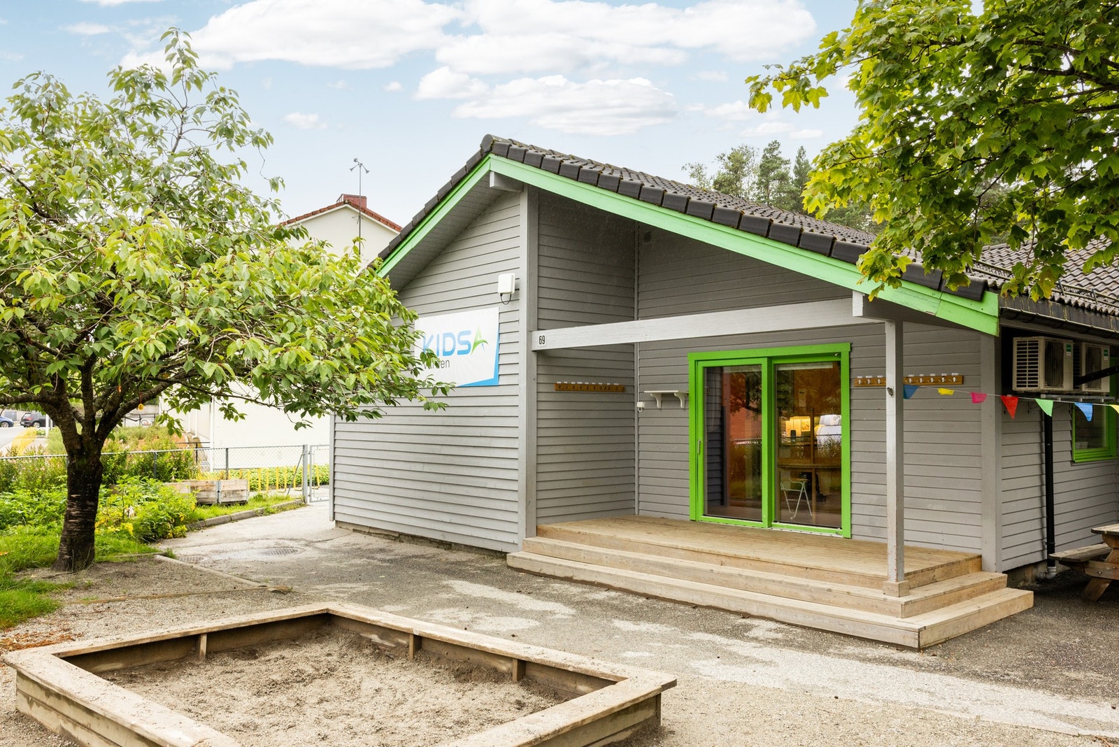 Nærmeste barnehage er Kidsa og ligger kun 700 meter unna leiligheten. Galleribilde