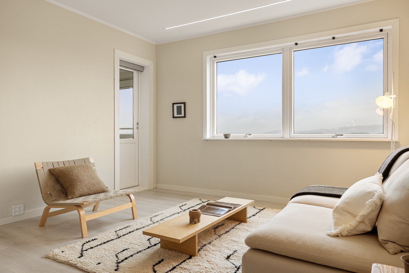 Lys og fin stue på 22,7 kvm. Galleribilde