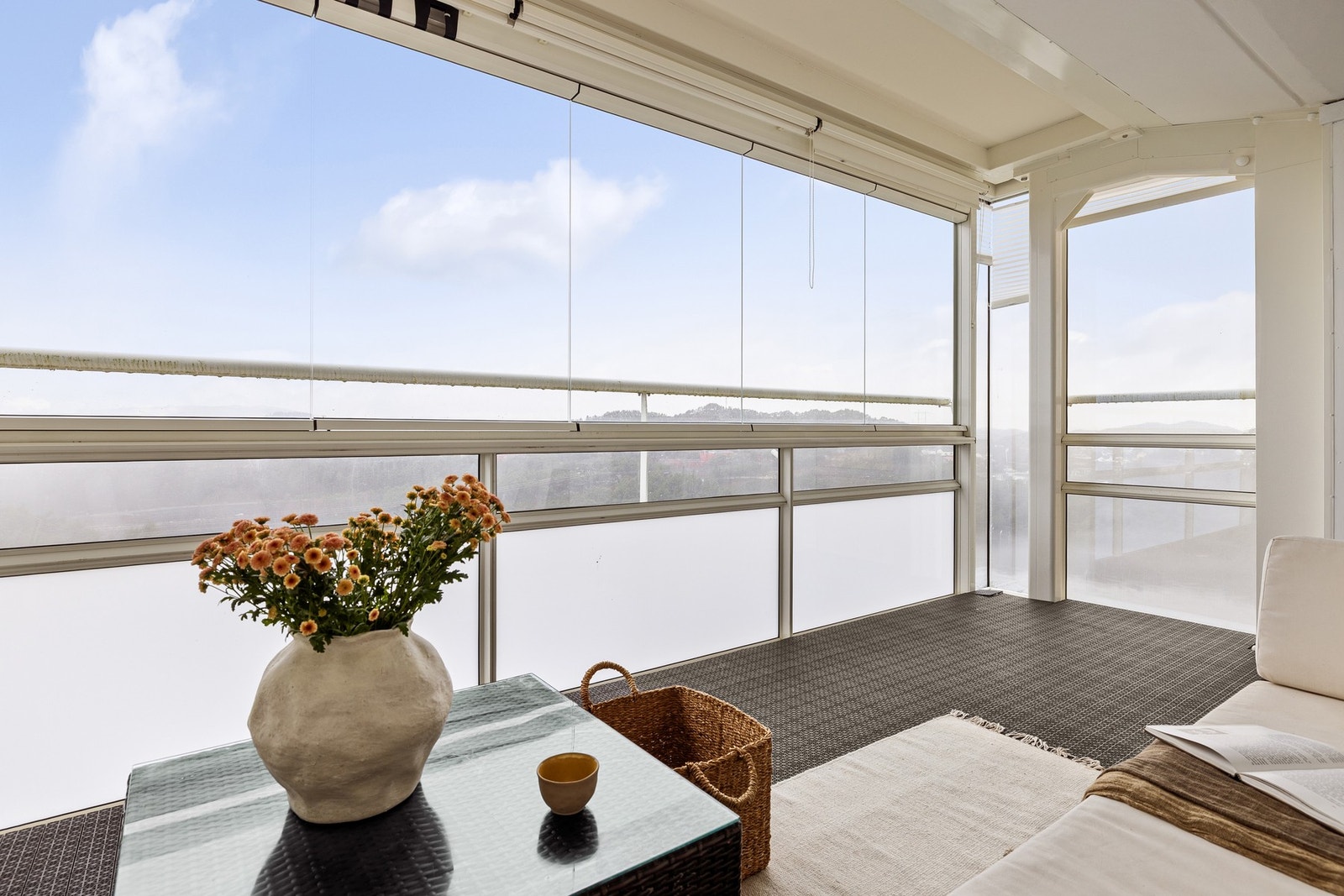 En flott 4-roms leilighet med herlig innglasset balkong. Galleribilde