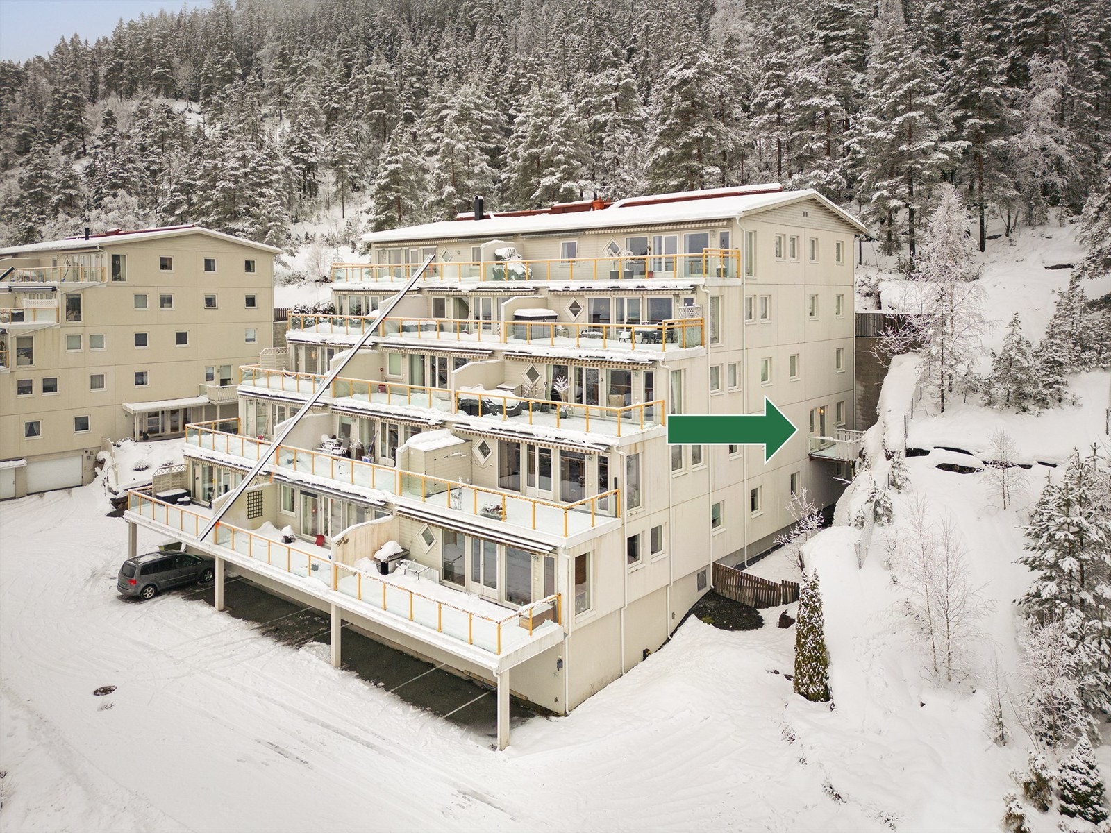 Boligblokken ligger svært godt til - på den øverste delen av feltet Galleribilde