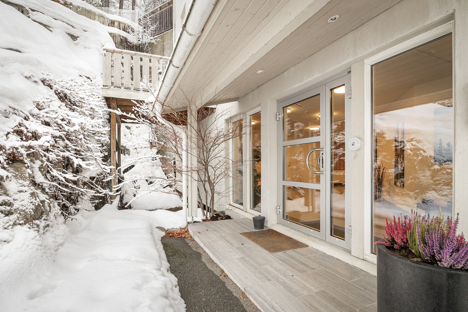 Felles overbygget inngangsparti Galleribilde