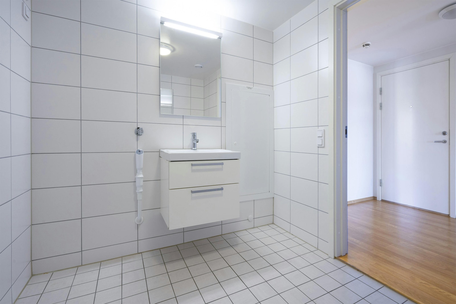 Bad med opplegg til vask/tørkemaskin Galleribilde