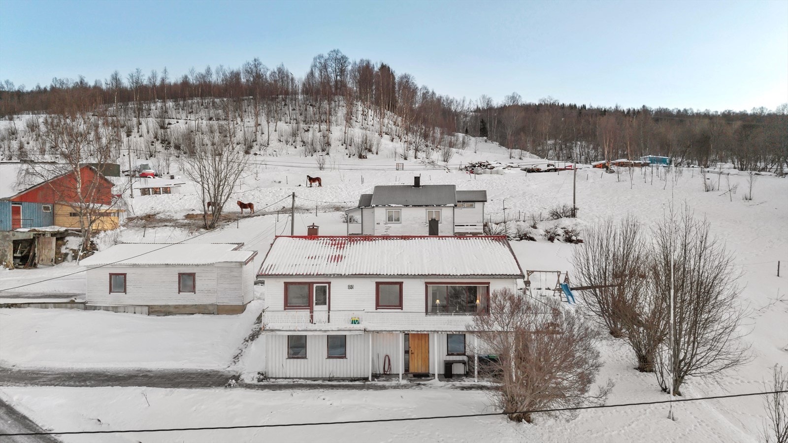 Parkering like utenfor boligen Galleribilde