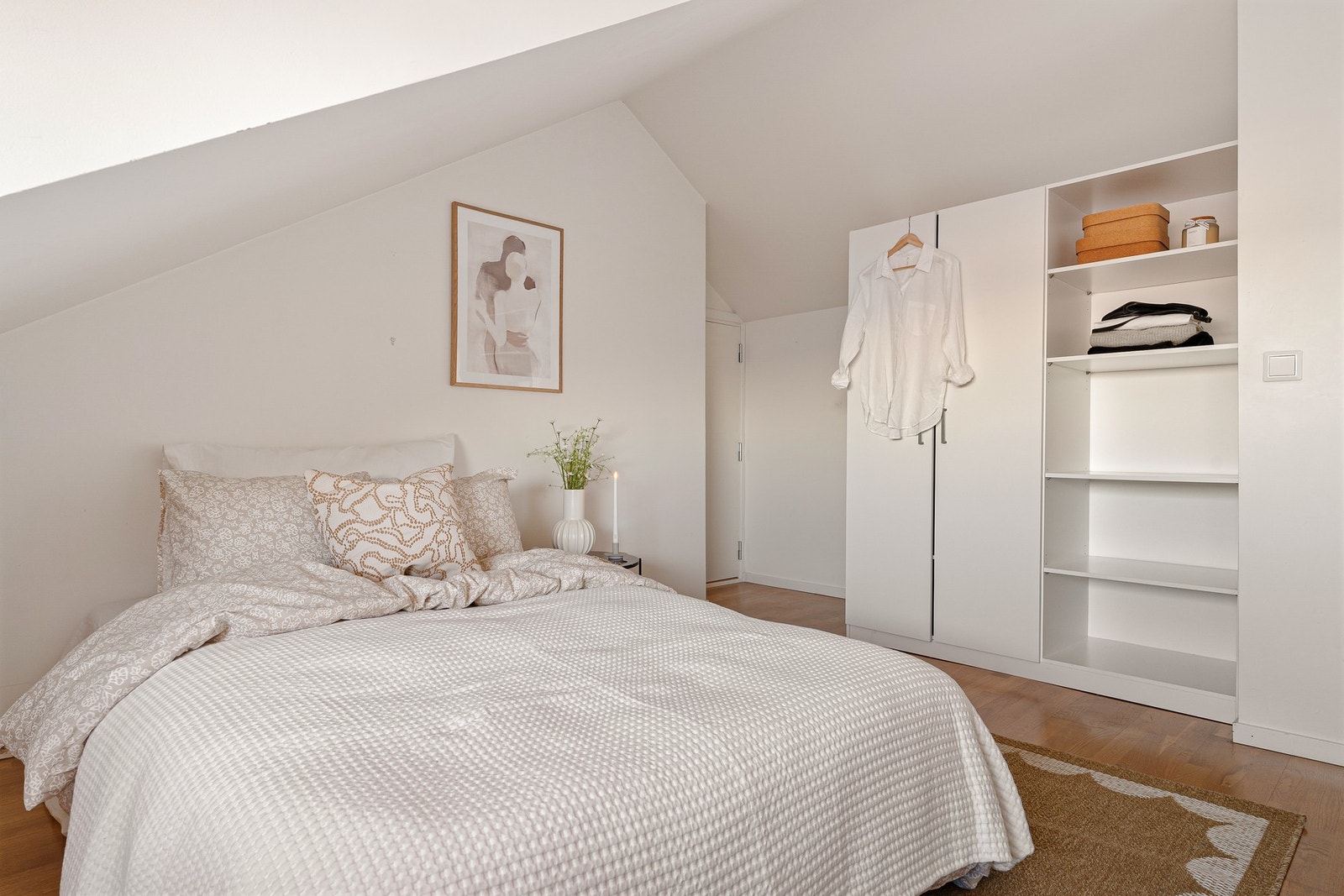 Loftstue/soverom. Galleribilde