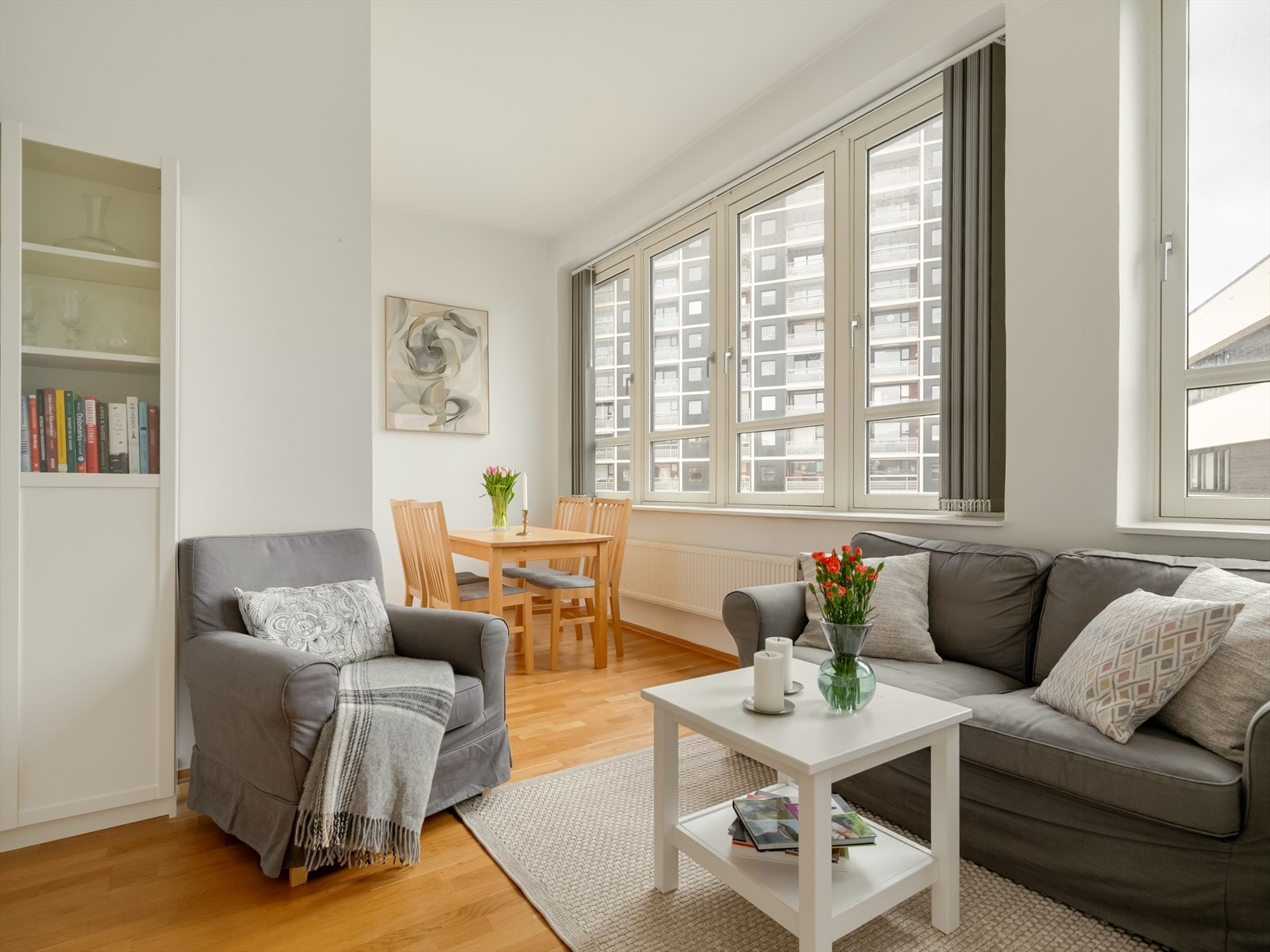 Velkommen til denne flotte 2-romsleiligheten i Sørligata 8D! Galleribilde