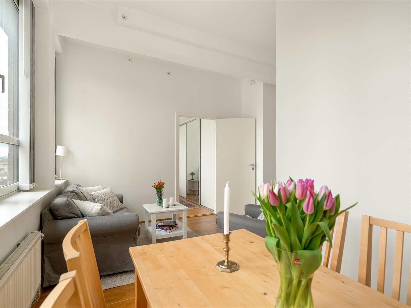 Her ligger alt til rette for å nyte en fantastisk middag med familie og venner. Galleribilde