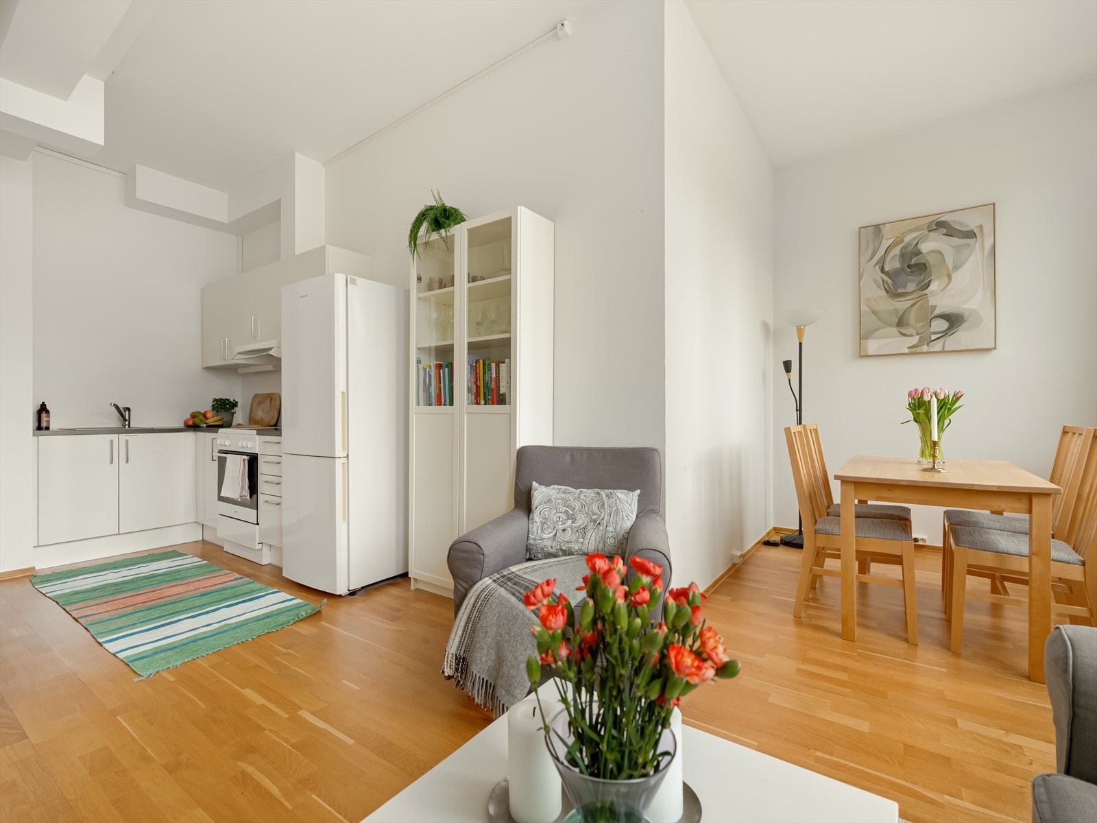 Takhøyden er målt til 3,07 meter! Her får vi virkelig en romslig romfølelse. Galleribilde