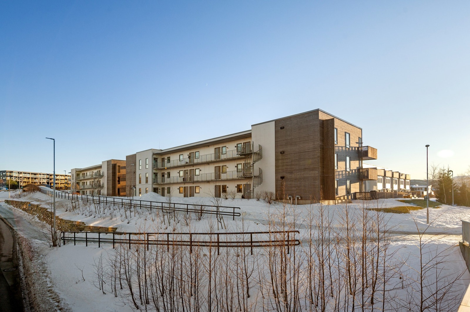 Med meget kort vei til kollektivtrafikk og tilbudene på Tiller, har du alt du trenger like i nærheten. Galleribilde