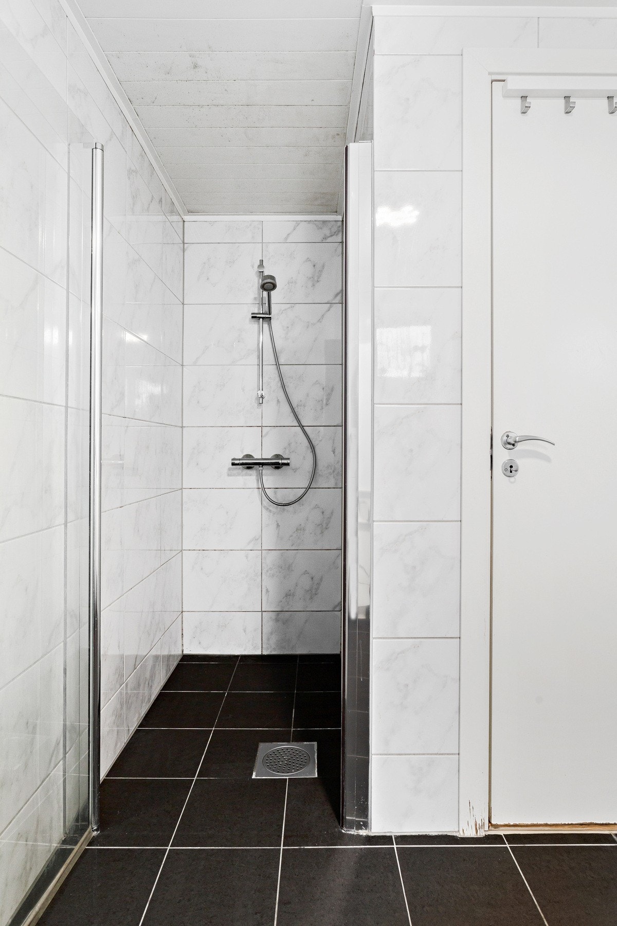 Badet har egen dusjnisje. Galleribilde