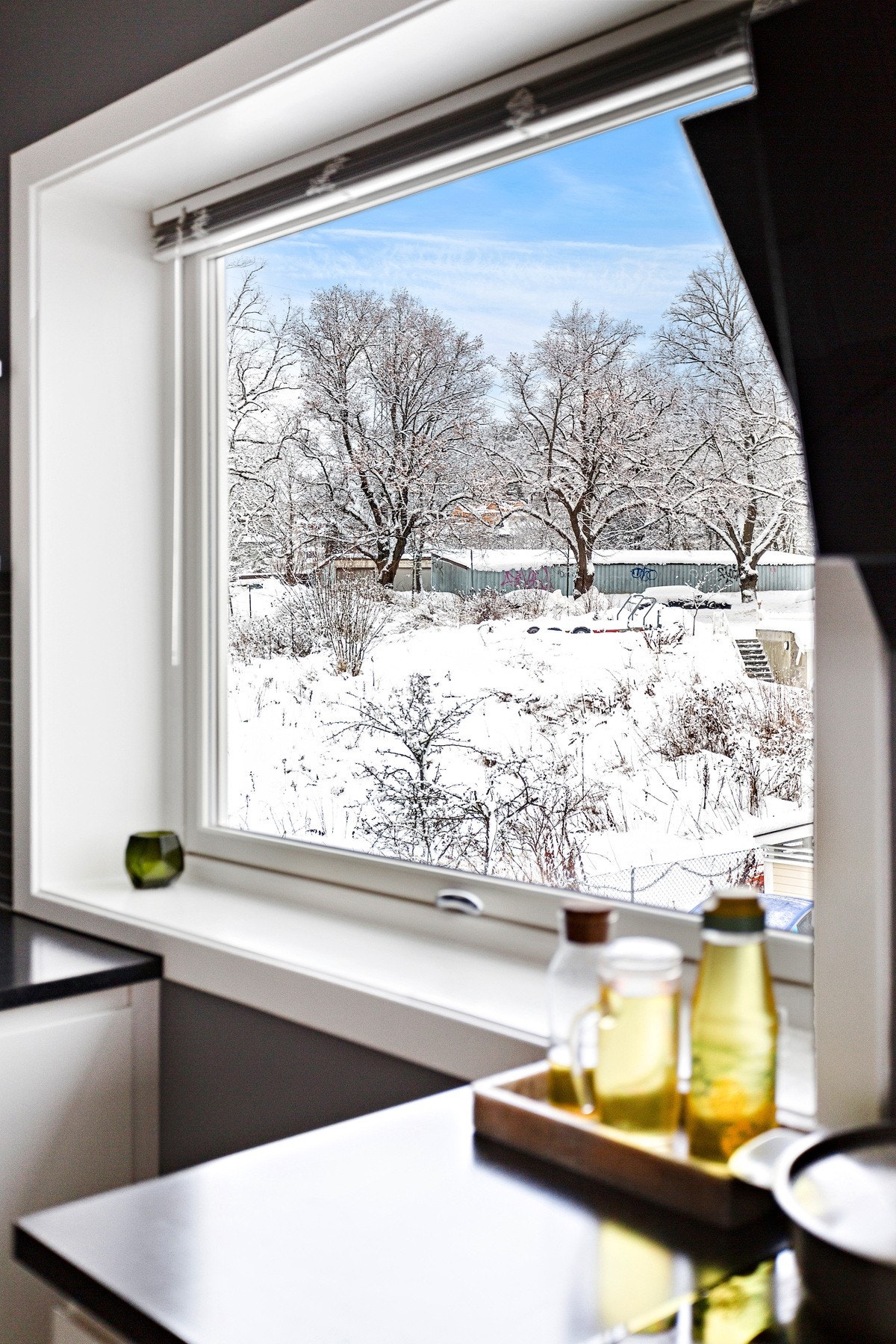 Fra boligen er det fint utsyn til det hyggelige nærområdet. Galleribilde