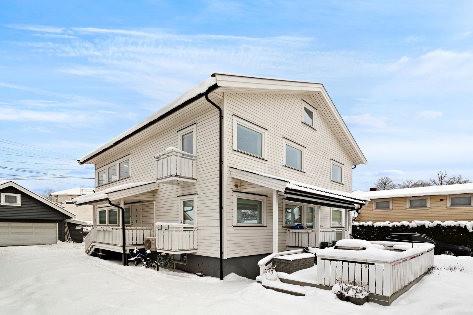 Boligen ligger i et rolig og etablert område uten gjennomgangstrafikk. Galleribilde