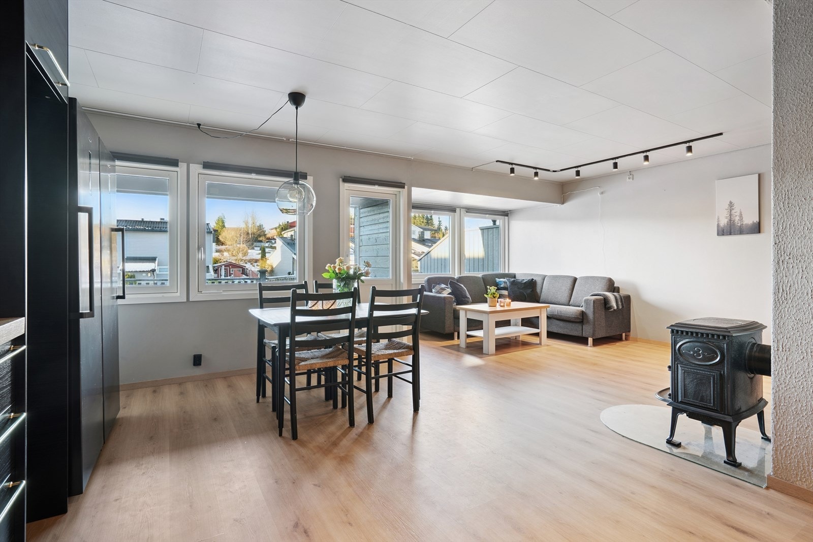 Stue- og kjøkkkendelen er på 37 kvm. Galleribilde