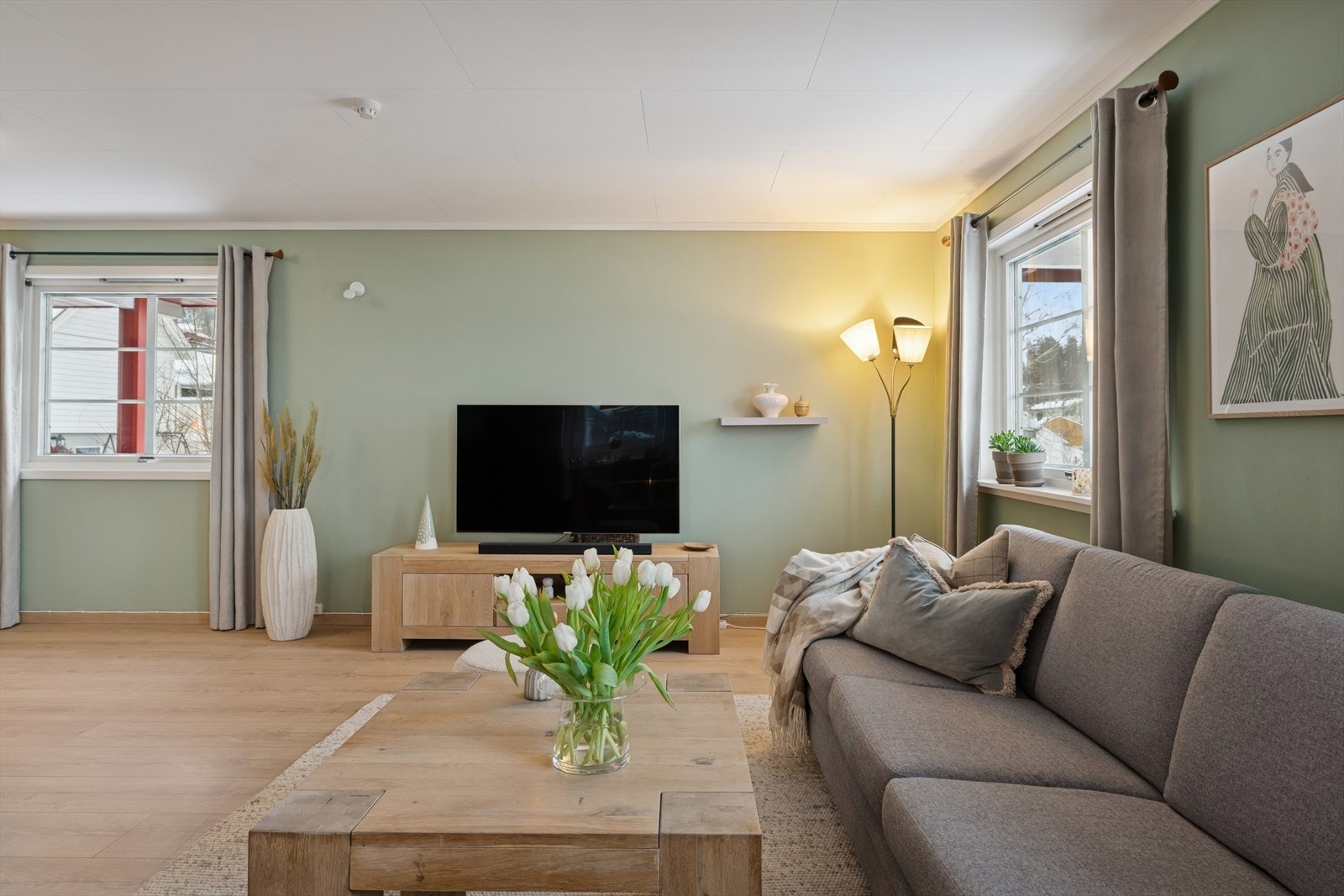 Her får du plass til både en komfortabel sofagruppe og spisebord. Galleribilde