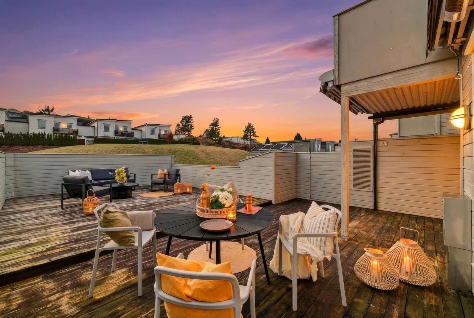 Den solrike uteplassen har et areal på hele 57 m2. Galleribilde