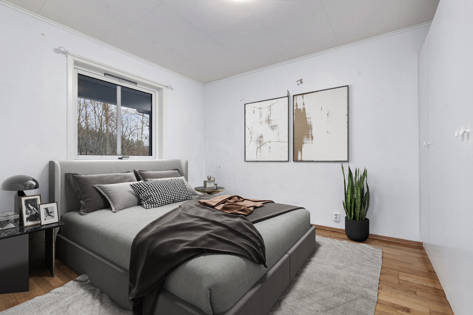 Soverom 1 med plass til dobbeltseng og garderobeløsning. Galleribilde