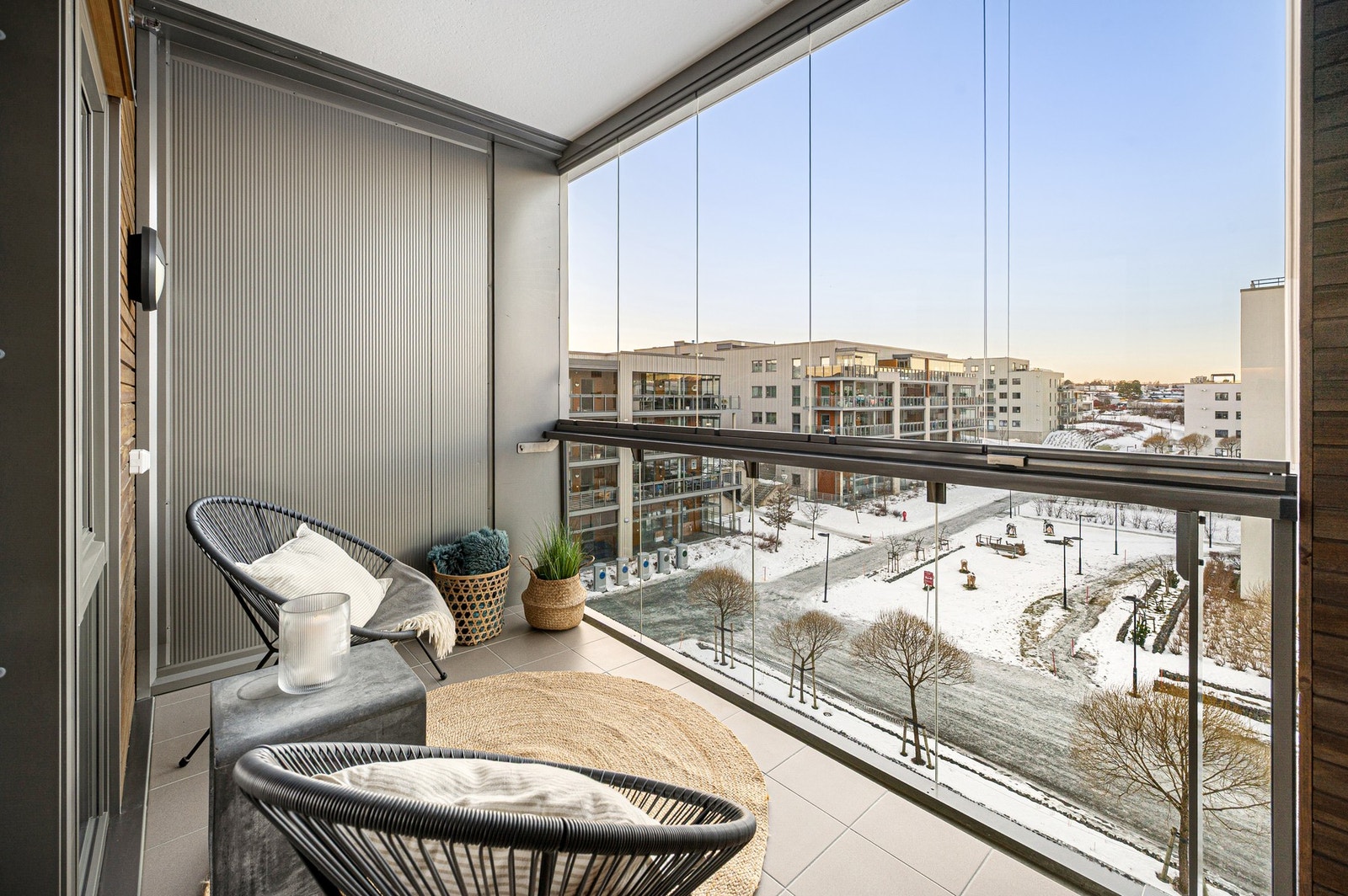 Leiligheten ligger i byggets 4.etasje med fantastisk solforhold. Galleribilde