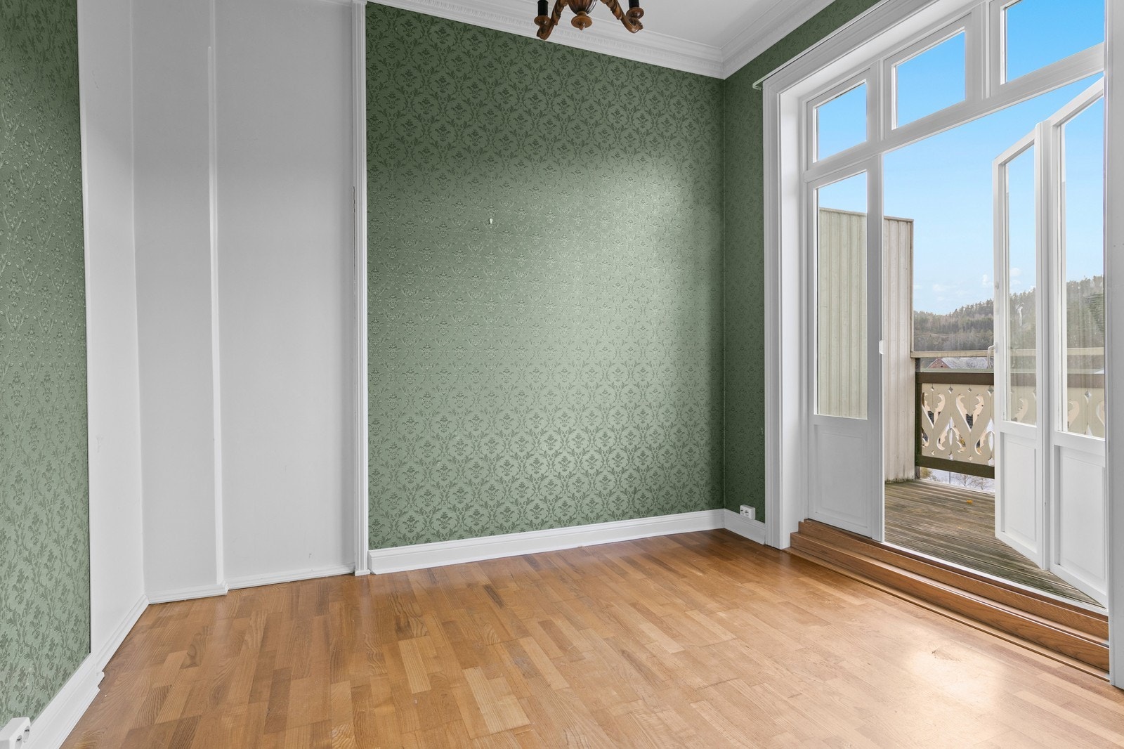 Den innehar fire soverom hvorav 1 har tilgang til balkongen. Galleribilde