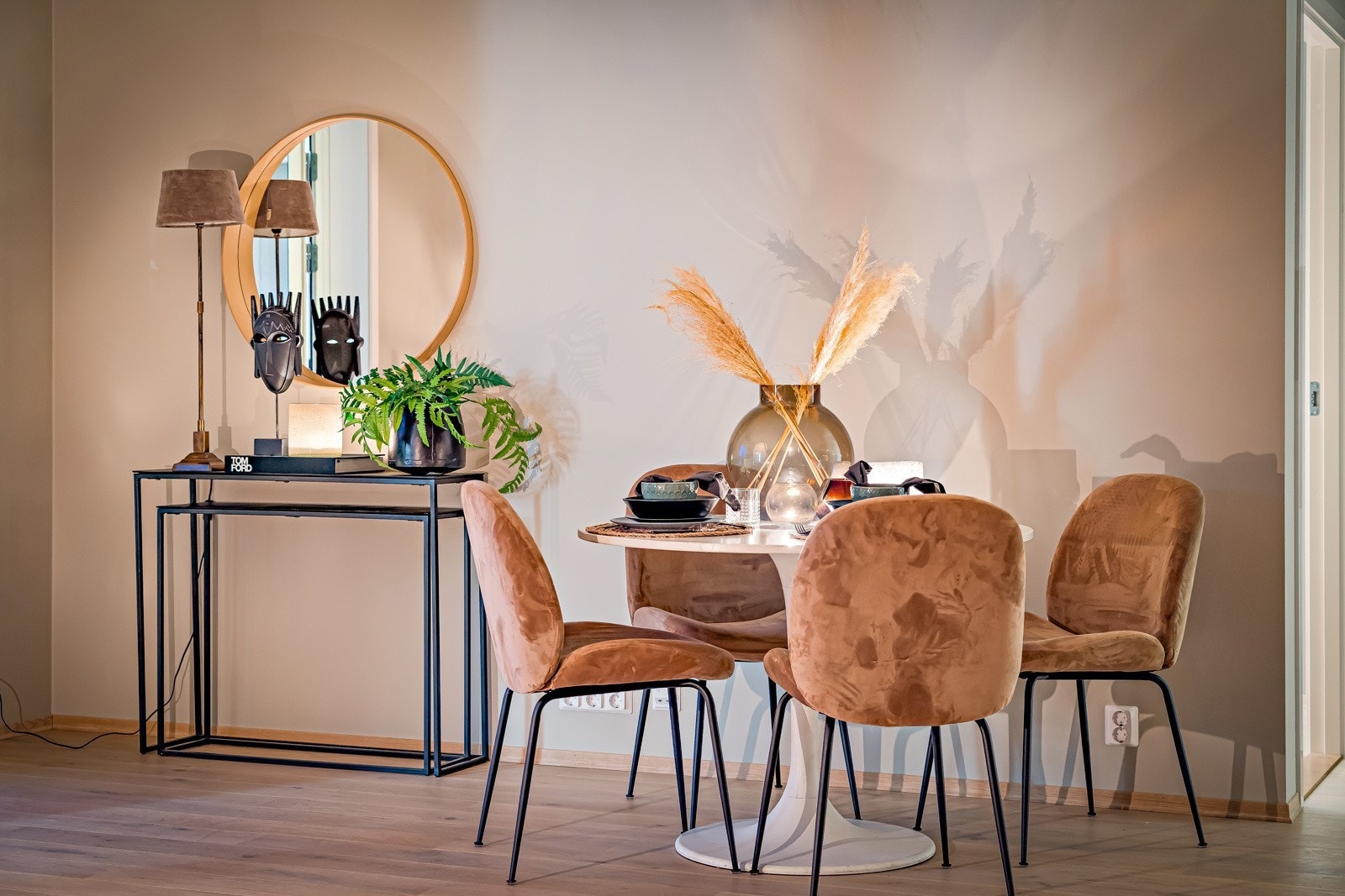 Det er god plass til spisebord i tilknytning til kjøkkenet Galleribilde