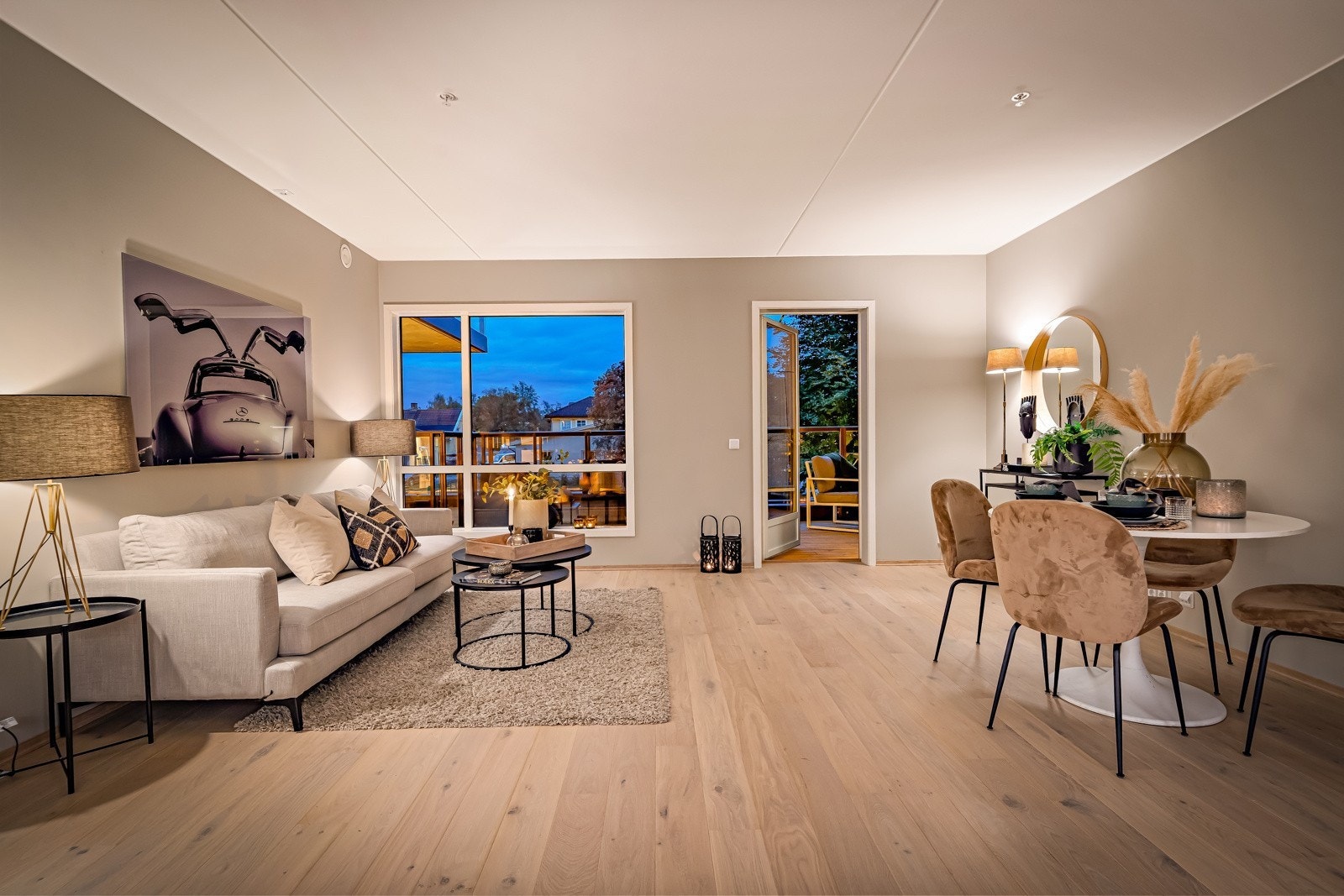 Fra stuen er det utgang til en herlig balkong på ca 25 kvm Galleribilde