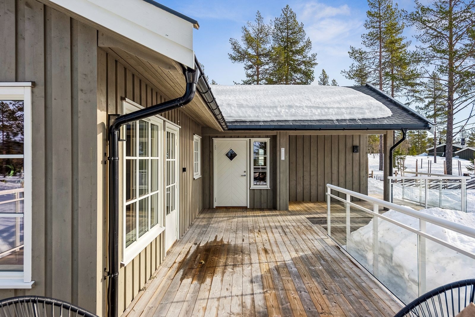 Stor terrasse med sol fra morgen til kveld! Galleribilde