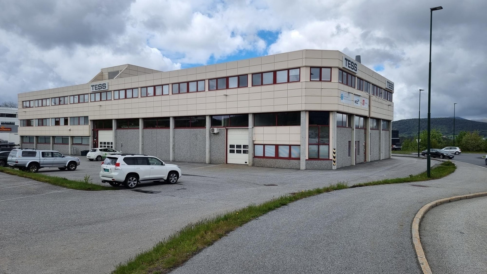 Fasade motsatt der to av arealene ligger Galleribilde