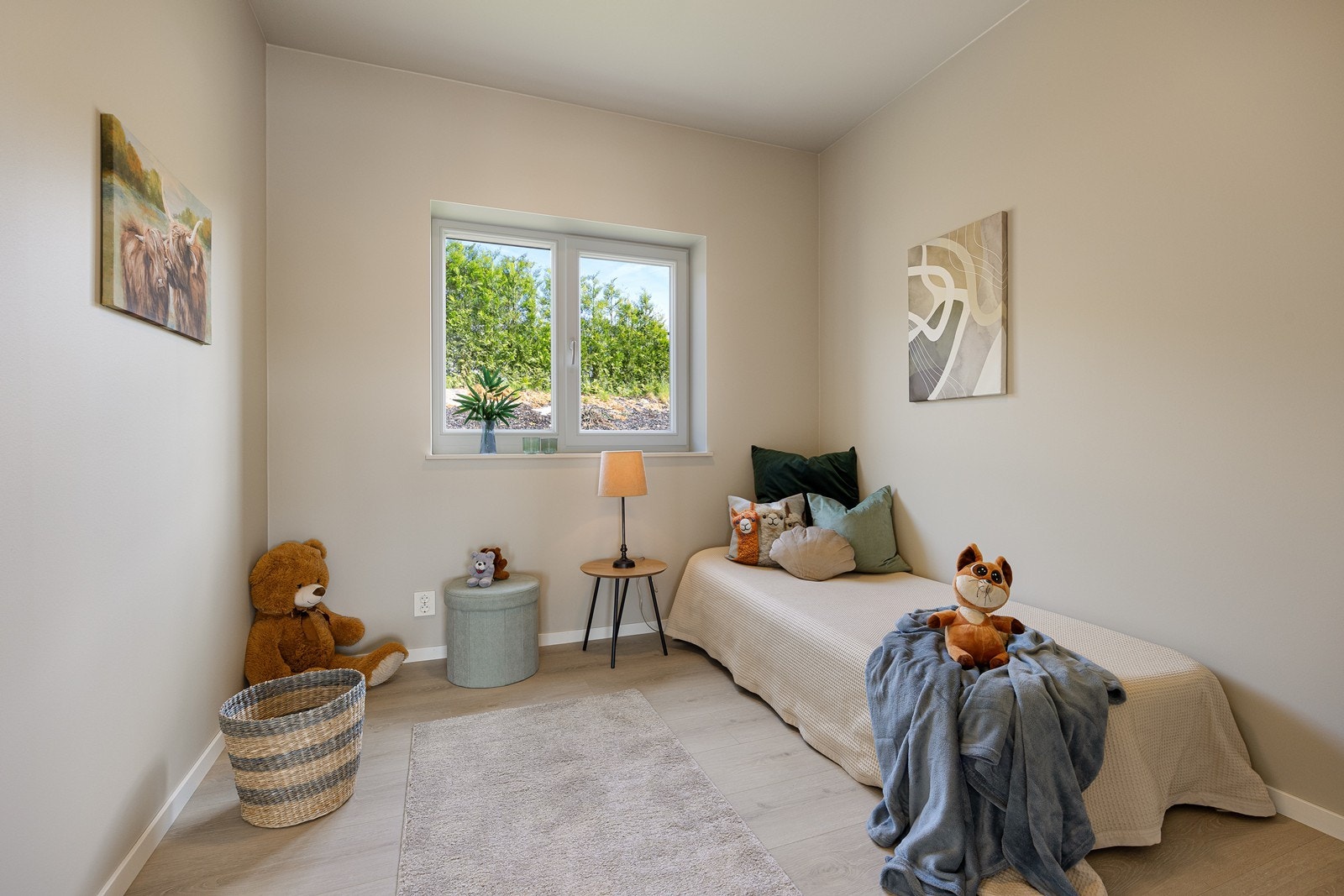 Boligen har til sammen fire soverom. Alle av god størrelse. Galleribilde