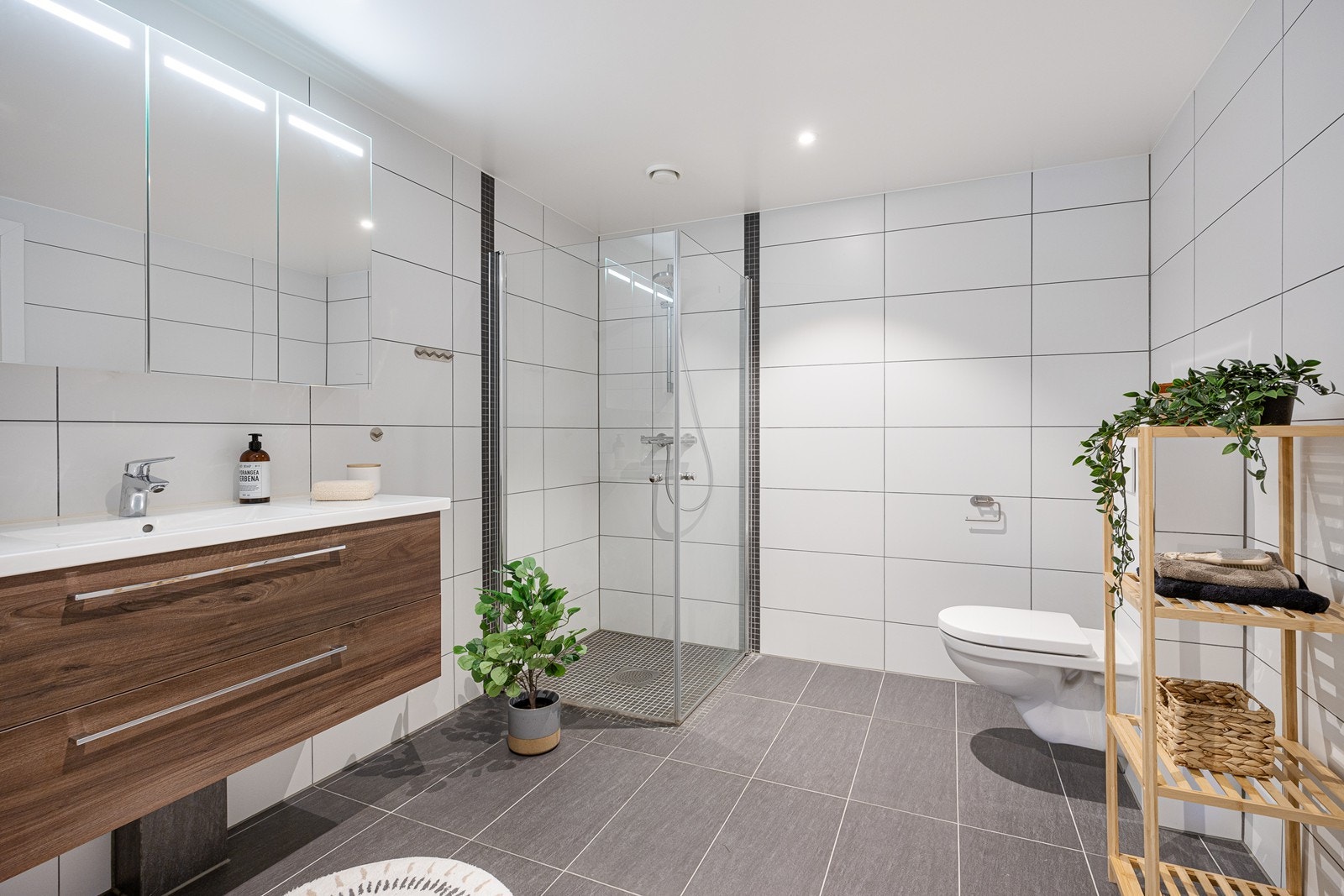 Baderom II er utført i samme matchende stil som det første badet. Galleribilde