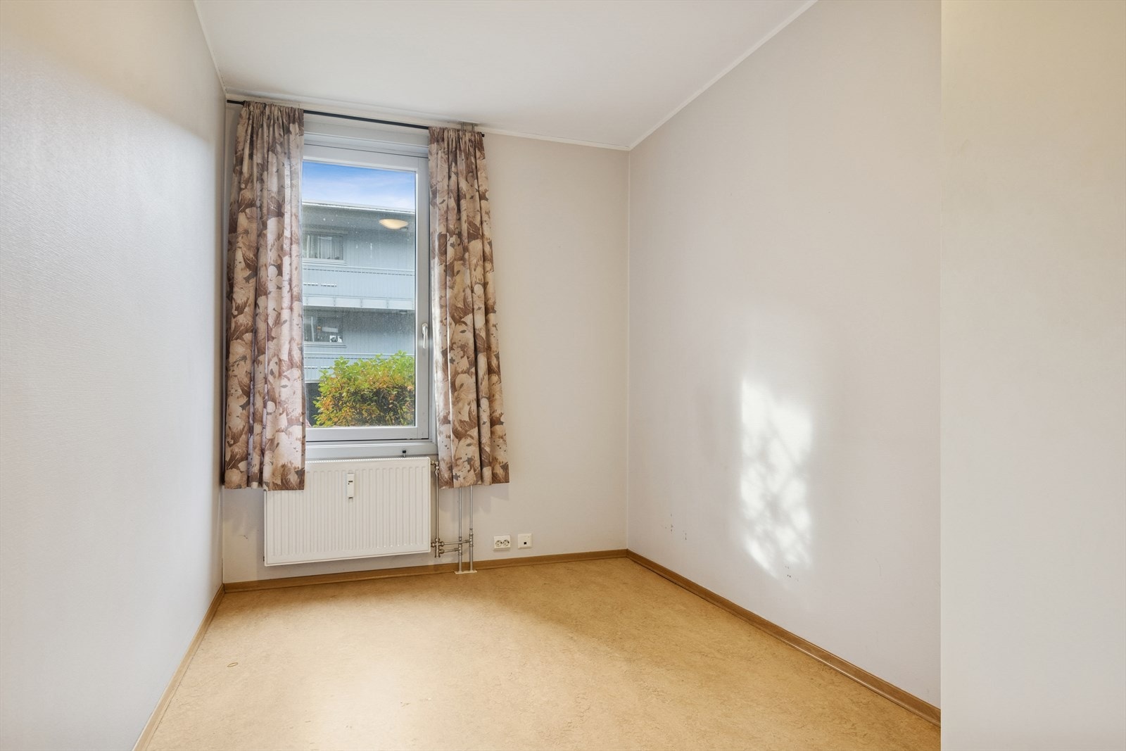 Det andre soverommet egner seg godt som barnerom, gjesterom eller kontor. Galleribilde