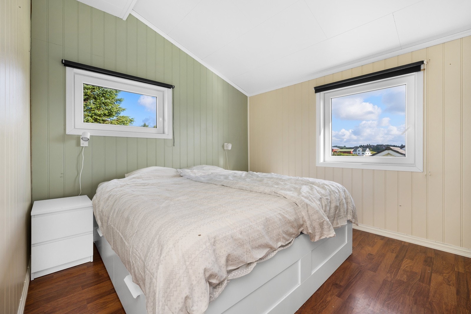Hovedsoverommet er lyst og luftig, og rommer ca 11 kvm Galleribilde