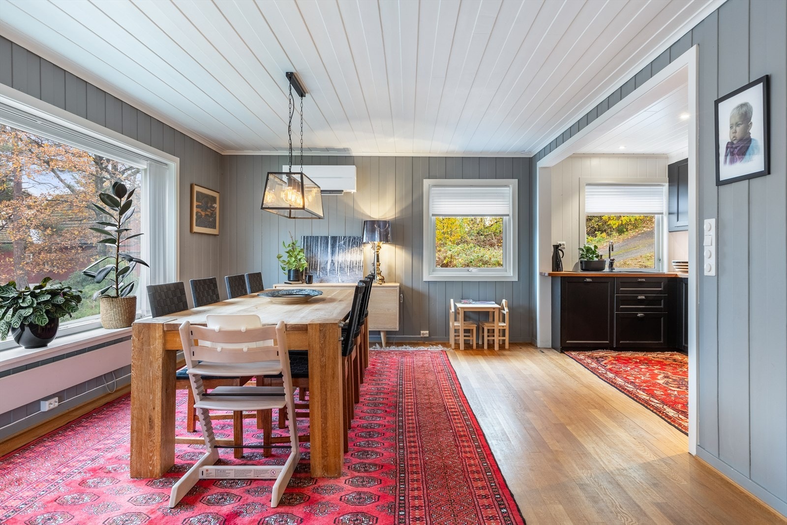 Spisestue med god plass til møblement Galleribilde