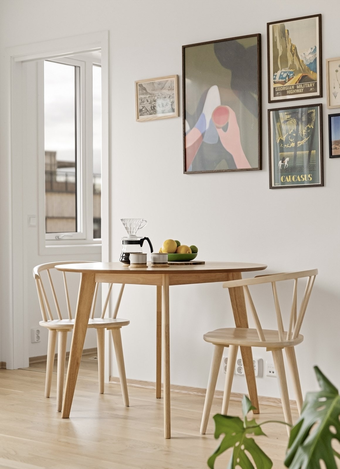 I stuen er det plass til en spisegruppe. Galleribilde