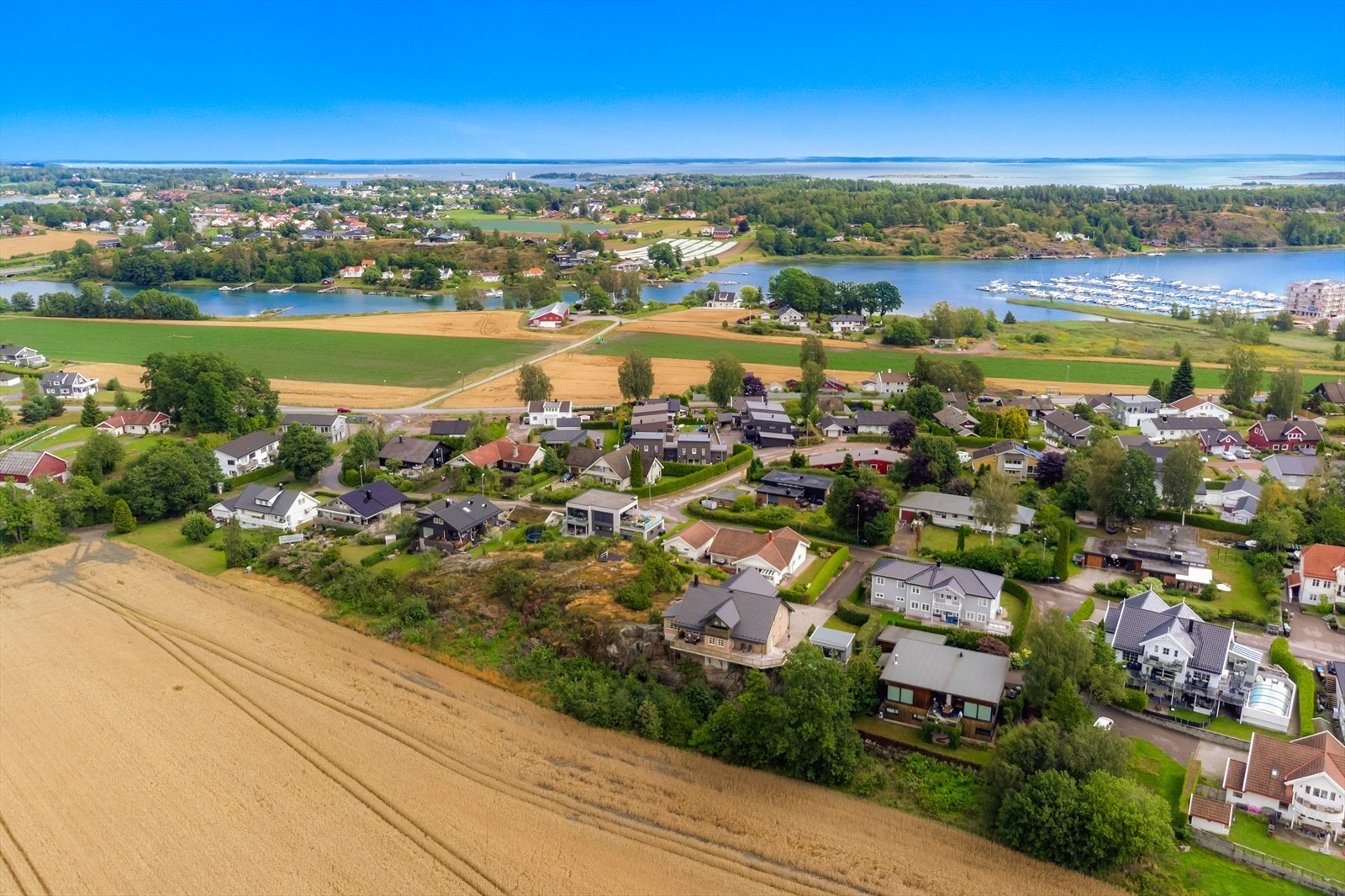 Her bor man med kort vei til det meste. Galleribilde