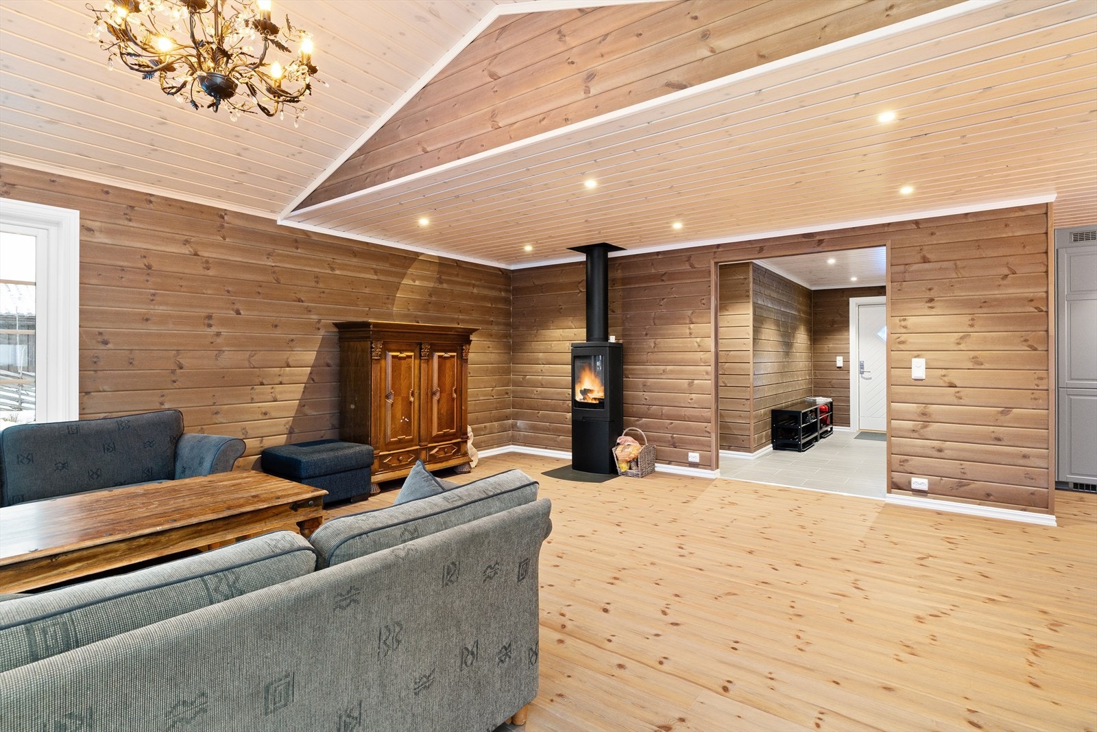 Vedovnen er sentralt plassert i stuen og skaper en lun og god stemning. Galleribilde