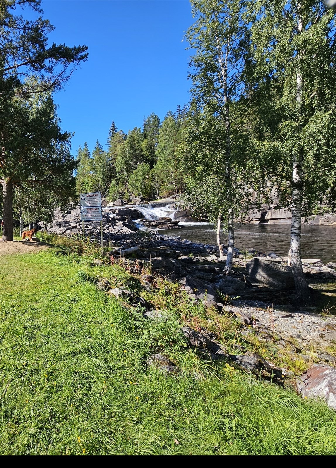 Mykstufoss badeplass nær Veggli sentrum, gjør at hytta er like attraktiv å dra til sommer som vinter. Galleribilde