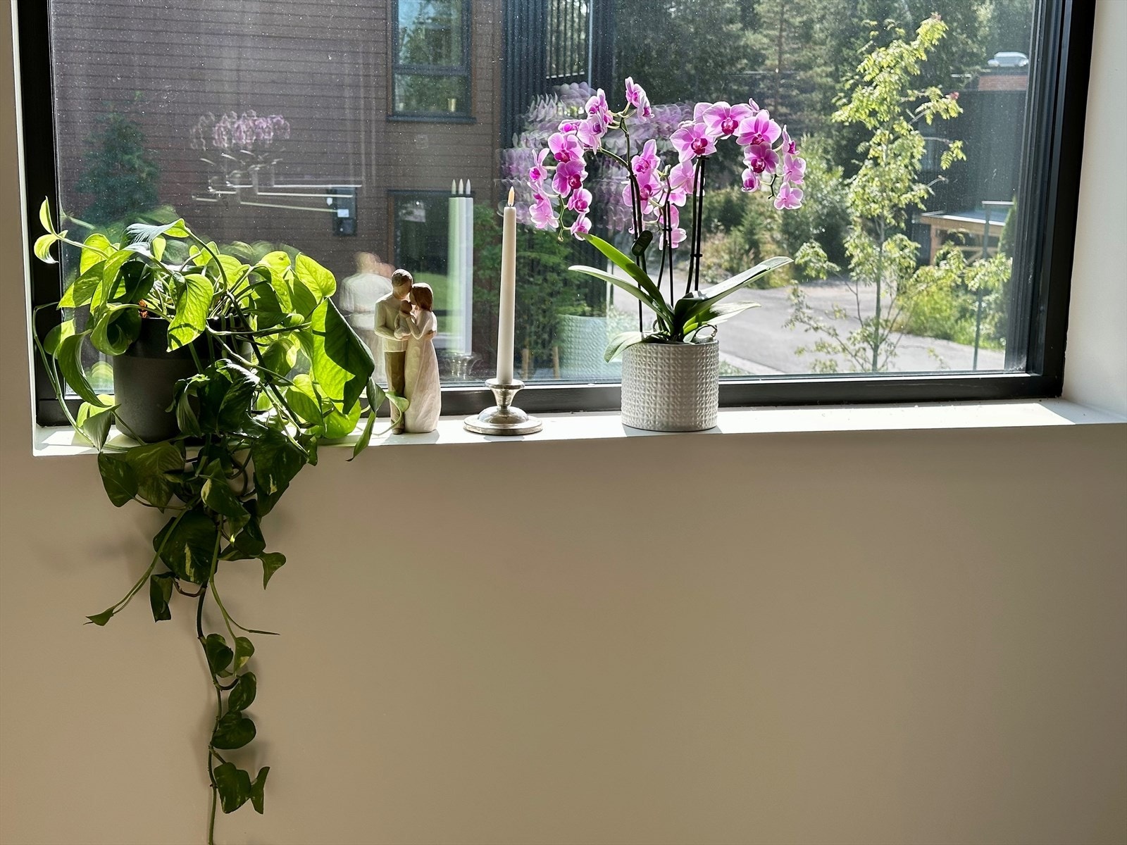 Selgers egne stemningsbilder: Fint lysinnslipp i sidevinduet i trappeoppgangen Galleribilde