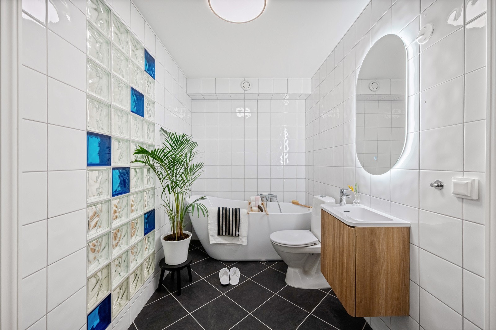 Bad med badekar Galleribilde