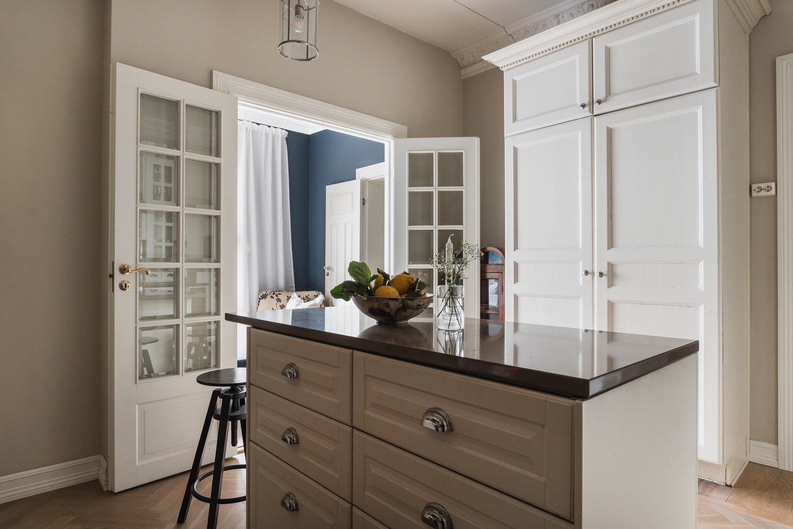 Varmtvannstank i høyskap fra 2024 på 110 liter. Galleribilde