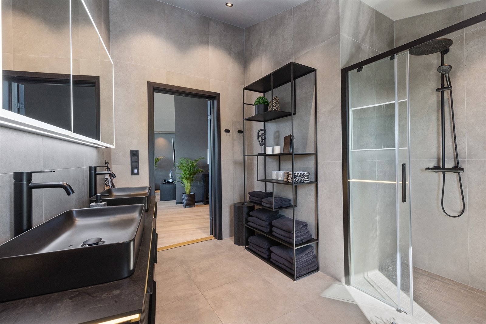 Bad/wc med adkomst fra stue Galleribilde