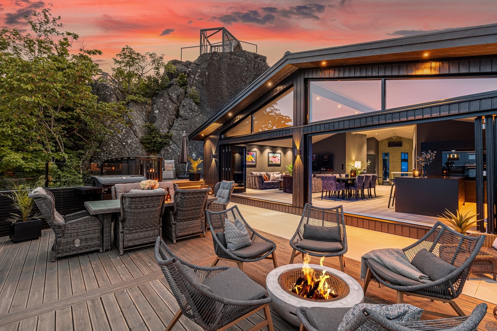 Stor og flott terrasse med utsikt over Larviksfjorden Galleribilde