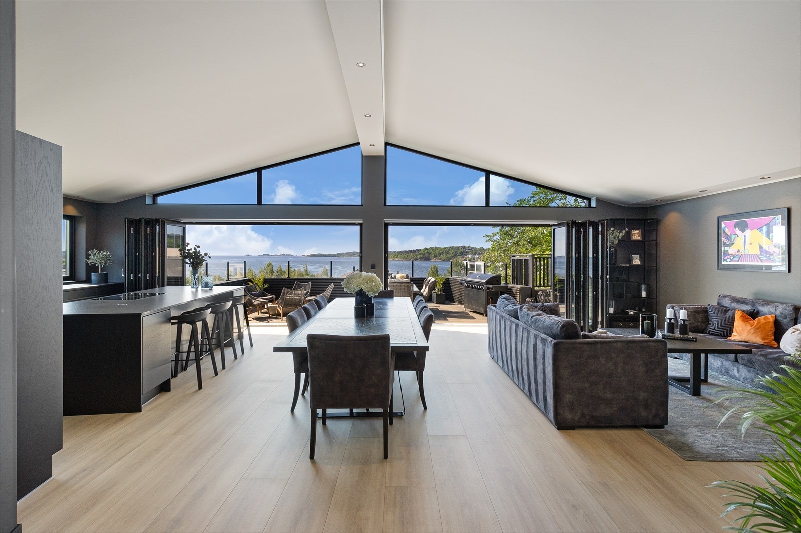 Denne utsikten venter deg når du kommer opp trappen. Galleribilde