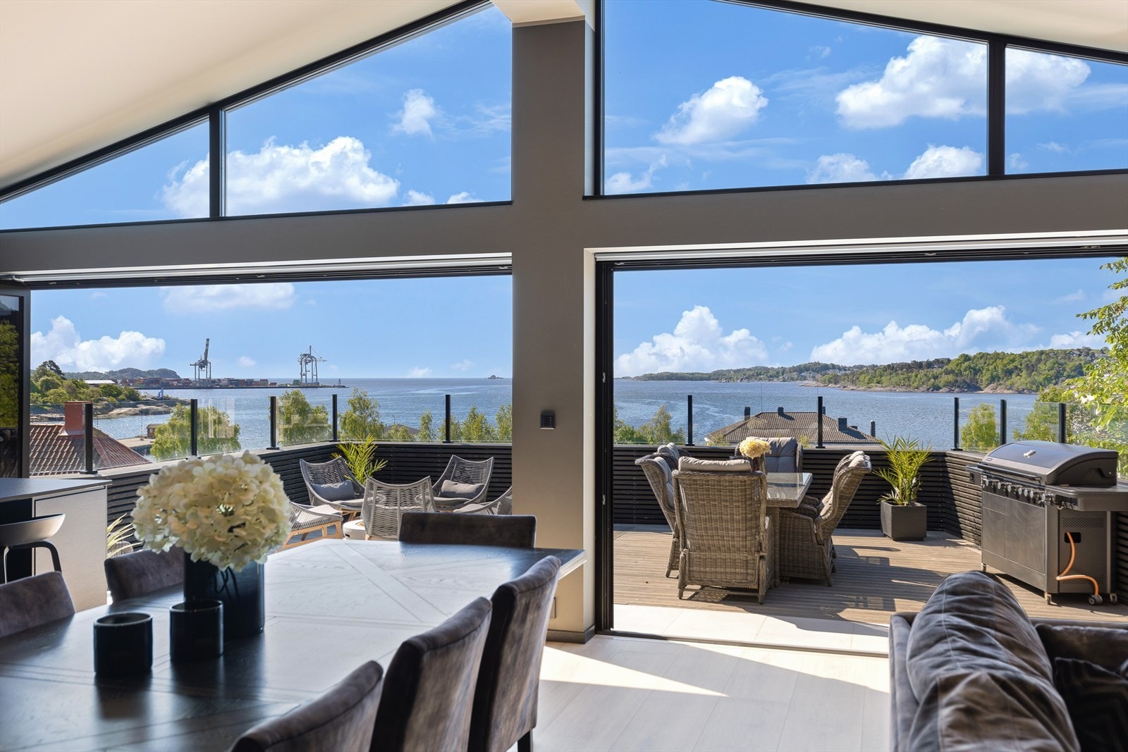 Foldedører ut mot terrassen Galleribilde