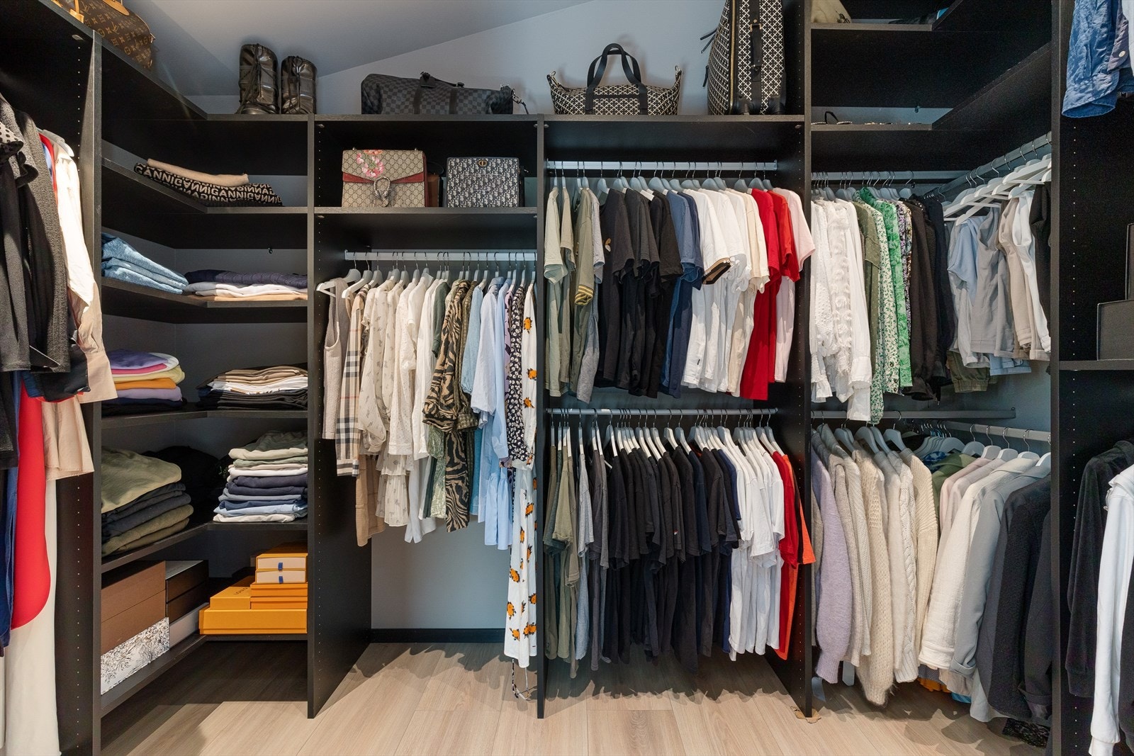 Walk in closet Galleribilde