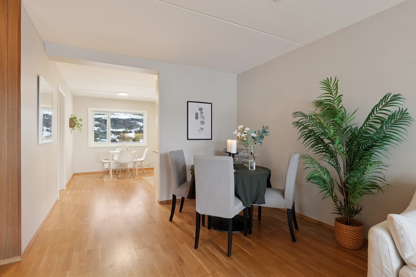 Leiligheten har parkett på alle gulv foruten bod, entrè og bad Galleribilde