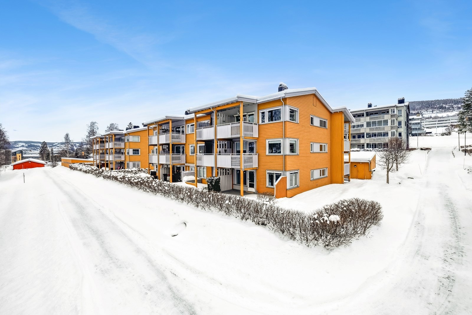 Området byr også på flotte friområder, gode turmuligheter og et bredt tilbud innen idrett og aktivitet, perfekt for deg som vil bo sentralt, men samtidig ha enkel tilgang til natur og rekreasjon Galleribilde